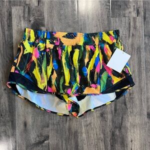 New Lululemon Hotty Hot Shorts  Lined UNBM/BLK 12
New with tags